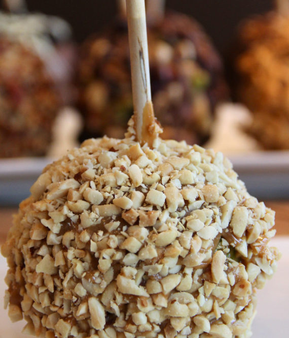 Peanut_Caramel_Apple_1024x1024